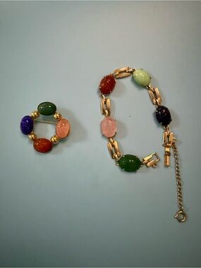 Vintage scarab bracelet and Brooch Set -‎ Gold Tone